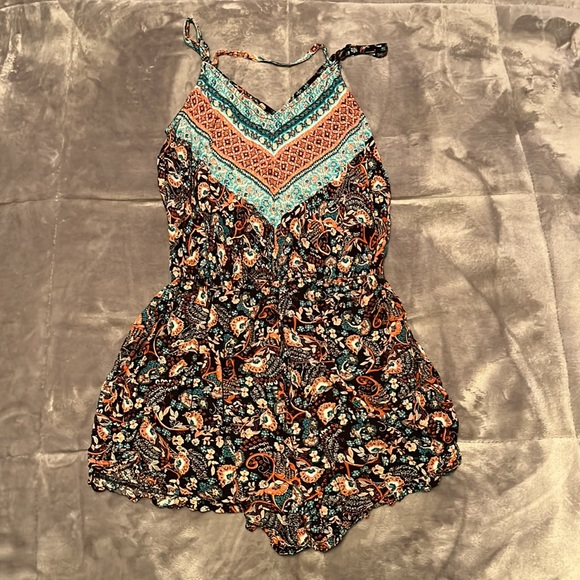 Romper - Picture 2 of 4